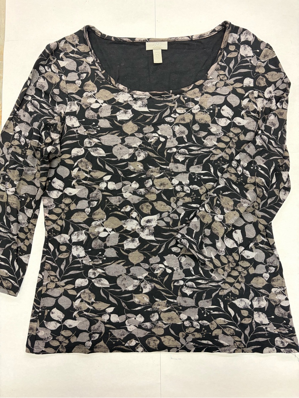 J Jill Black lightweight Long Sleeve Top with Beige and Light Gray Leaf Print